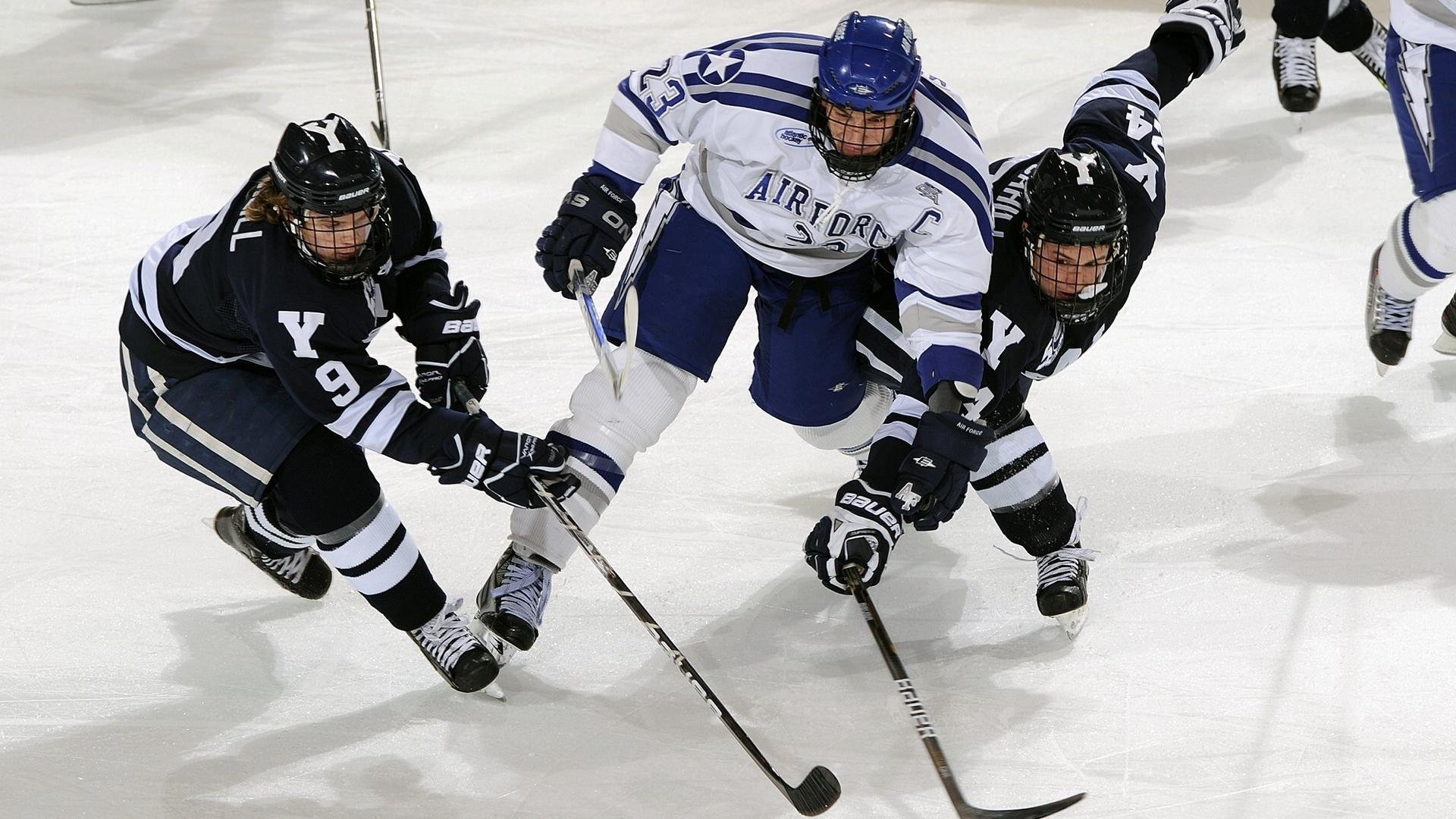 全球冰雪运动装备创新升级,助力滑雪爱好者提高技术水平,冰雪运动产品